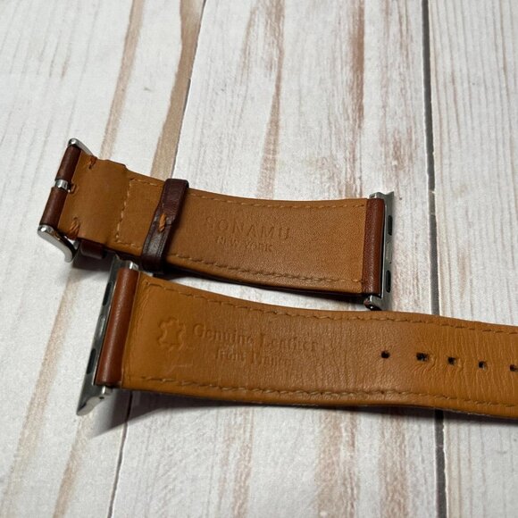Leather Apple Watch Band for 42mm, 44mm, and 45mm cases - Pre Owned - Picture 3 of 4